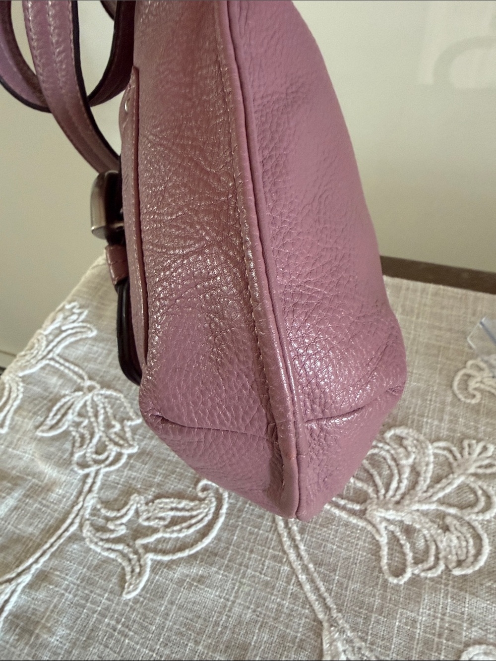 B Makowsky Dusty Rose Leather Crossbody Bag with Keyring Charm - Picture 10 of 16